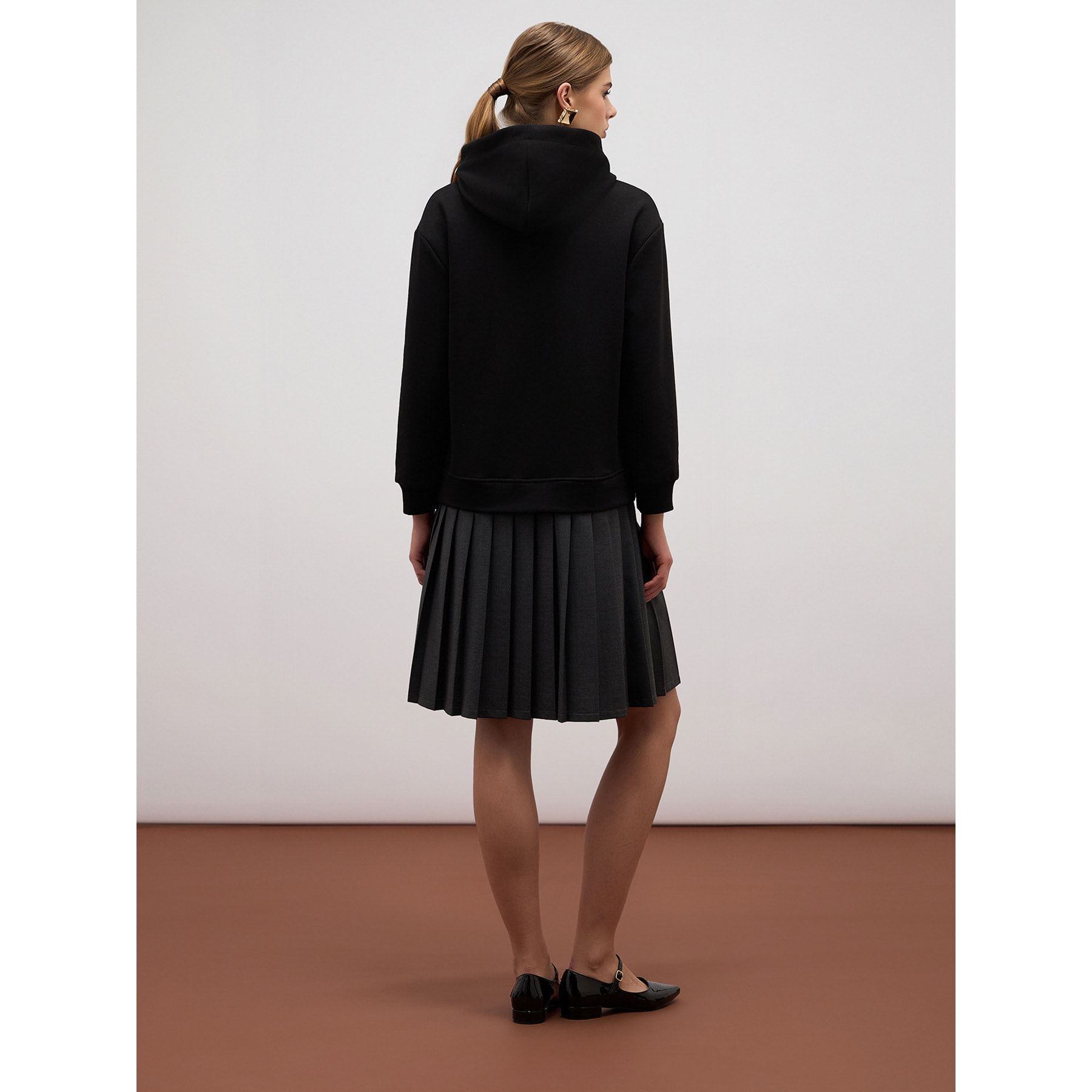 Oltre - Sweatshirt dress and pleated skirt - Negro