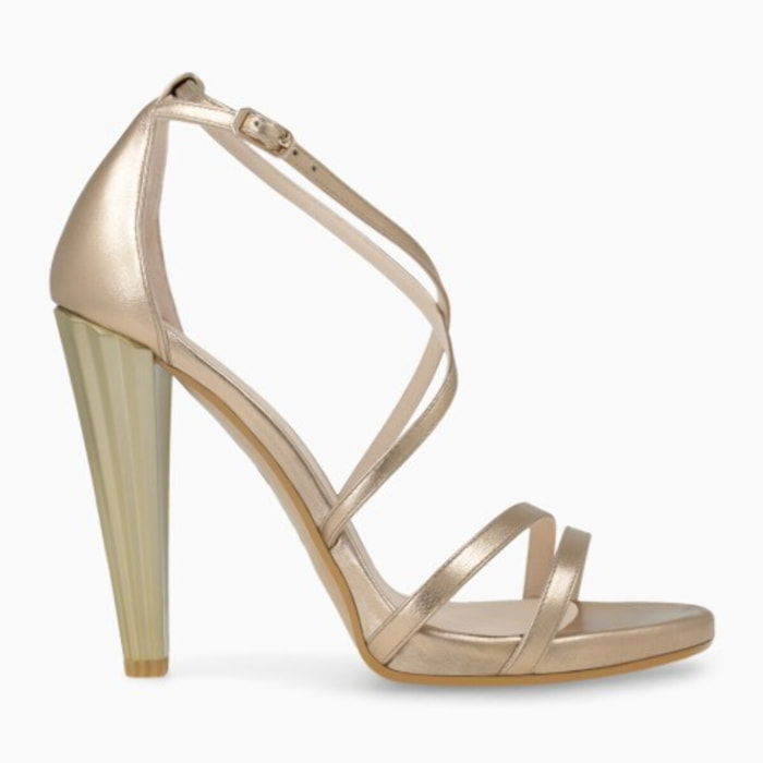 SANDALIAS DORADAS YURAKI