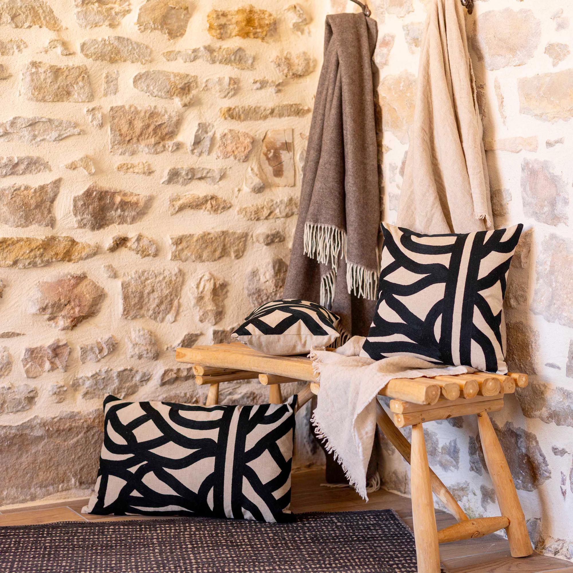 Coussin brodé Ezia
