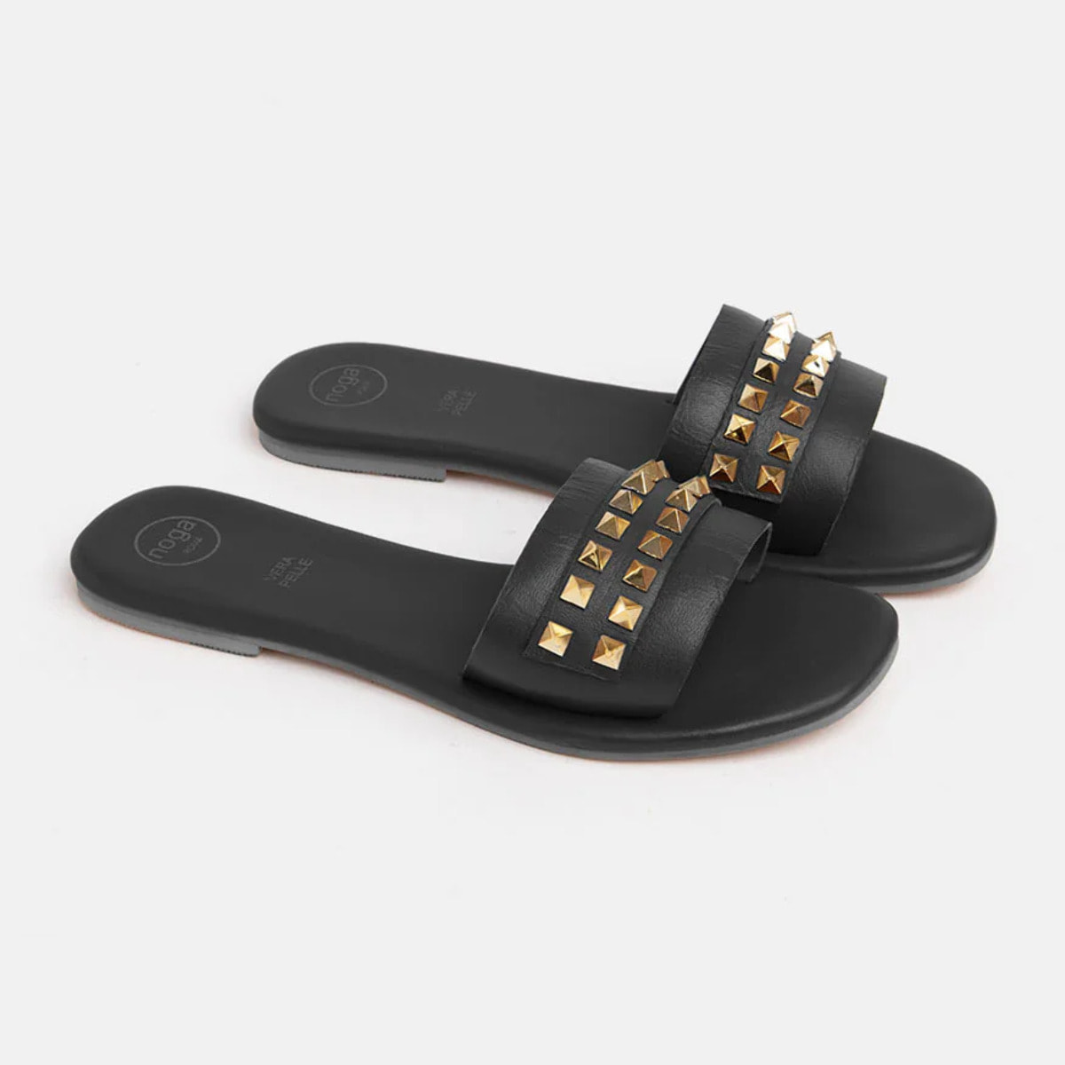 Ciabattina in vera pelle con borchie - NERO