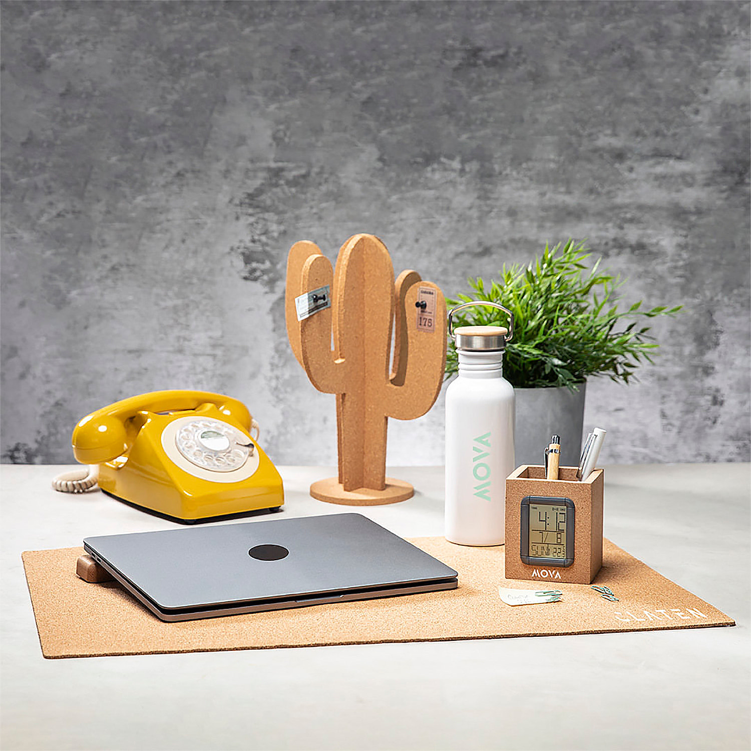 Bidón aluminio 750 ml diseño retro con tapón rosca acero inox