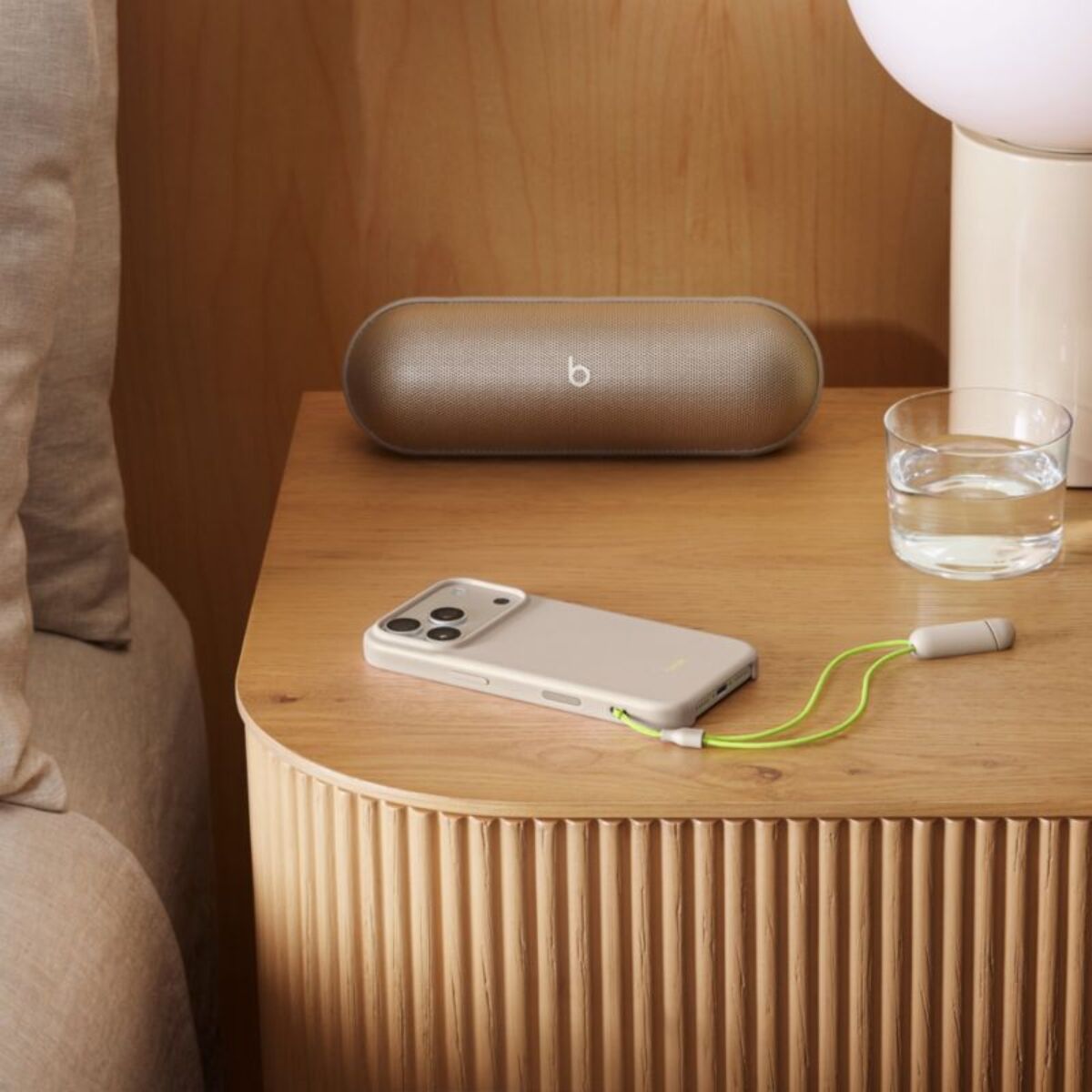 Coque BEATS iPhone 17 Pro Magsafe stand Gris gypse