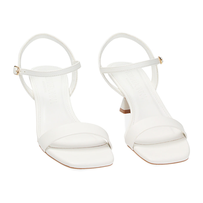 Sandalias de tacón blancas