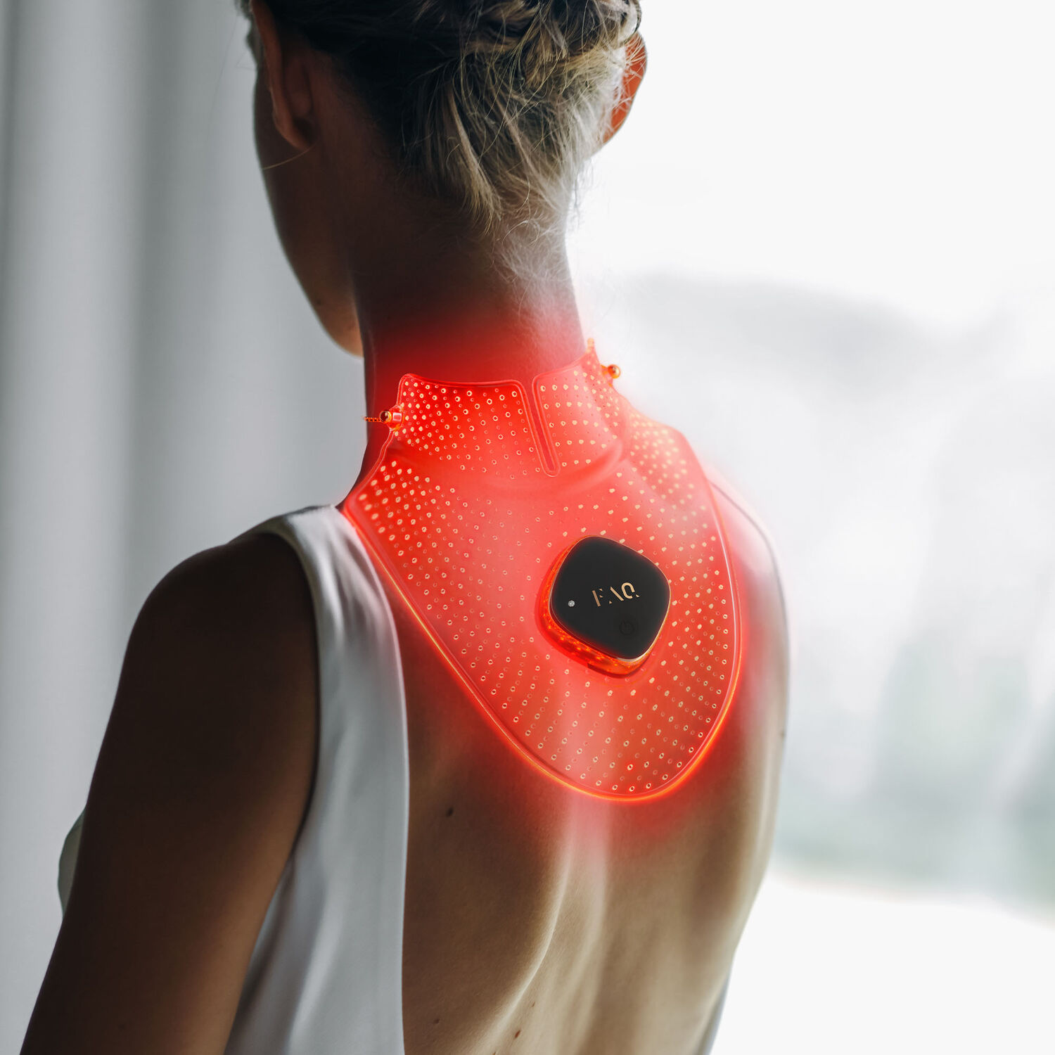 FAQ™ 211 - Masque LED Avancé Anti-Age Cou et Décolleté - 8 Leds