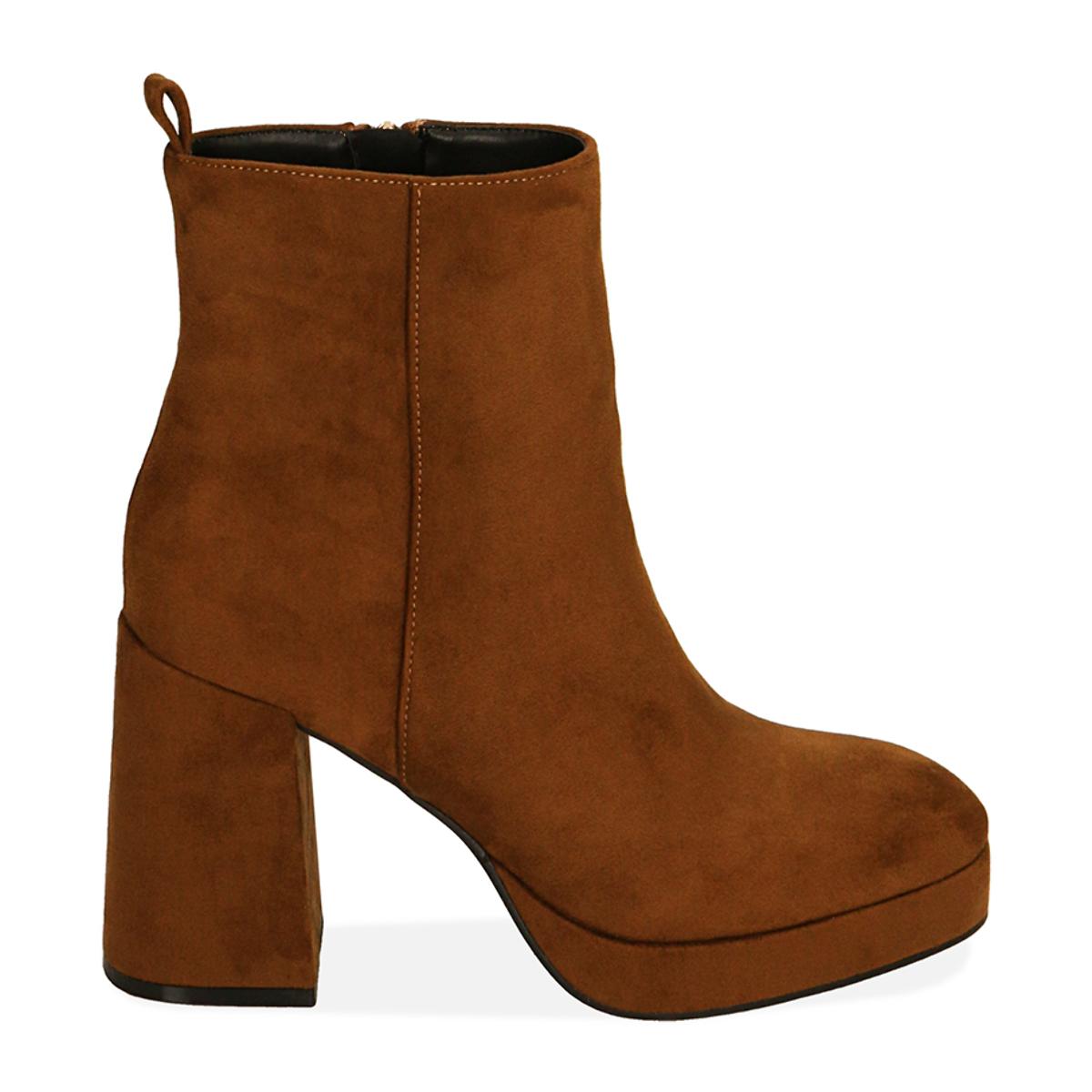 Ankle boots cognac in microfibra, tacco 9,5 cm