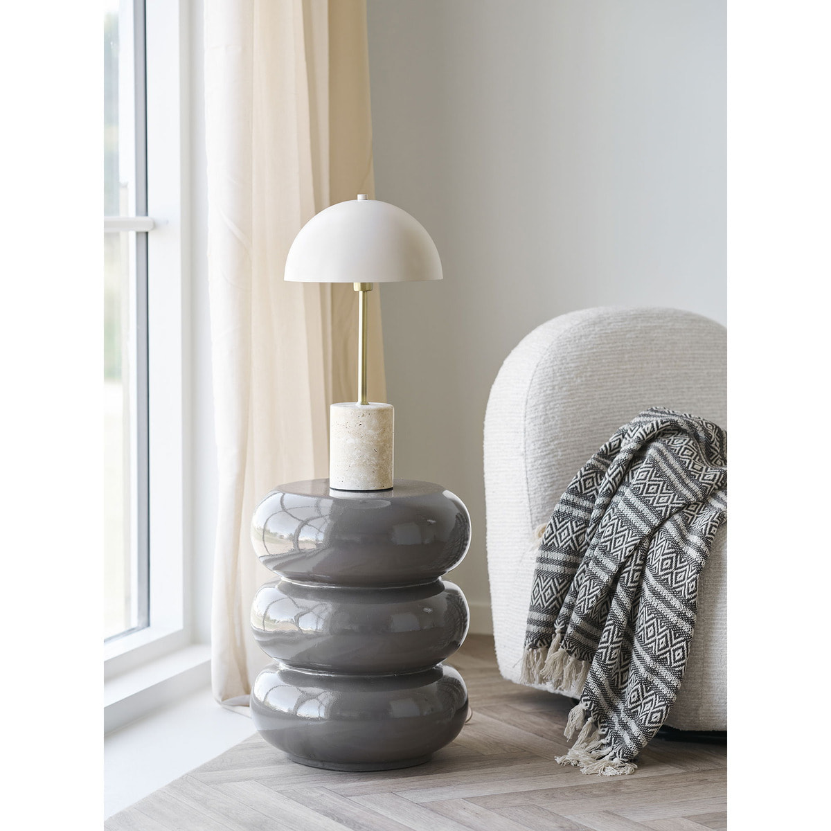 Lampada da tavolo Sheffield in marmo e metallo beige