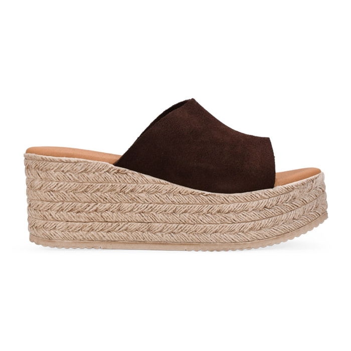Sandalias de plataforma marrones en piel