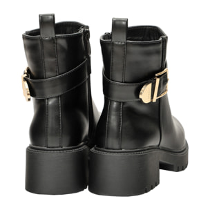 Stivaletti in simil pelle con fondo in gomma