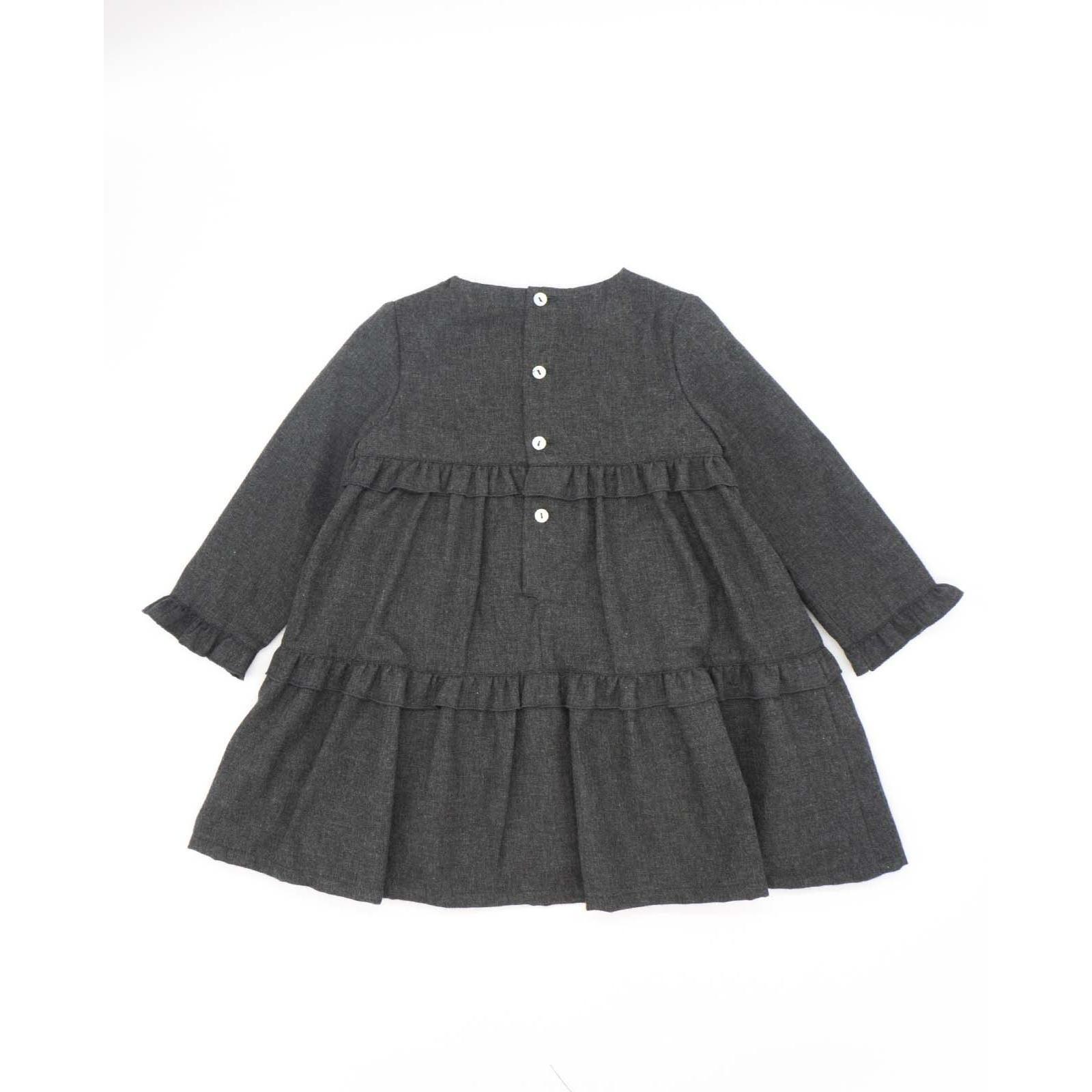 Vestido de franela con volantitos gris