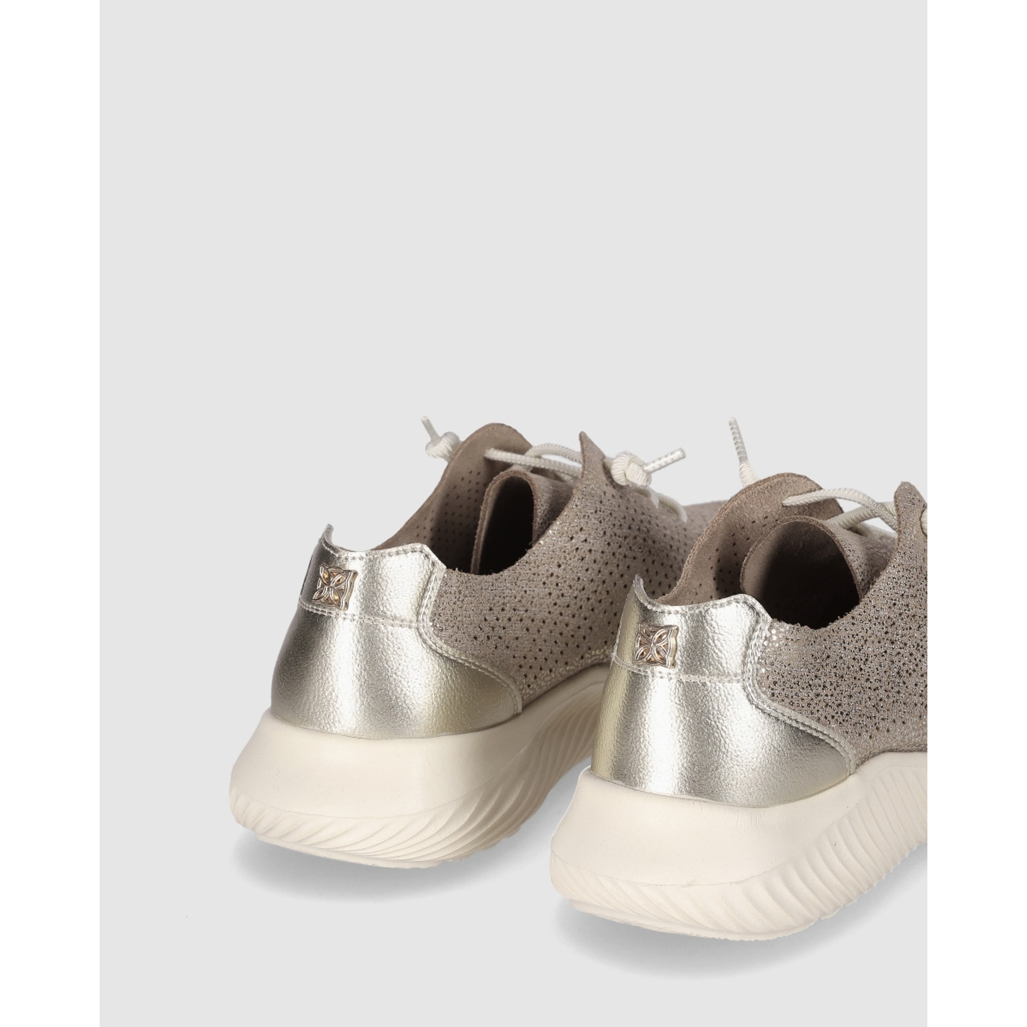 Deportivos de Piel - Oro - Tacón: Bajo