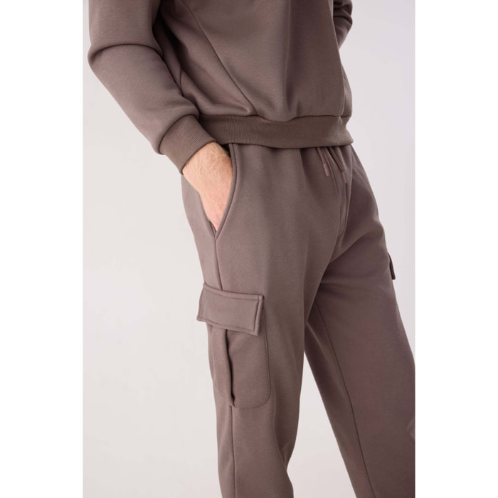 Pantalón deportivo hombre cargo afelpado con cintura ajustable marrón