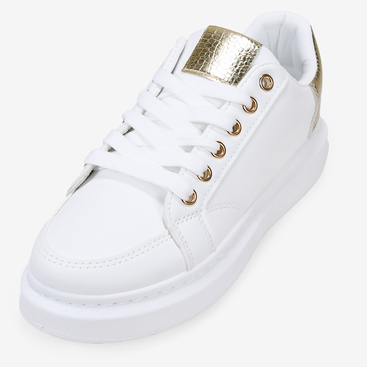 Zapatillas con plataforma blancas y doradas con cordones