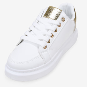 Zapatillas con plataforma blancas y doradas con cordones