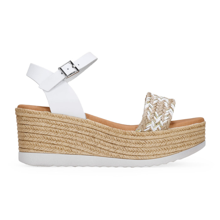 Sandalias de piel blancas con cuña efecto esparto