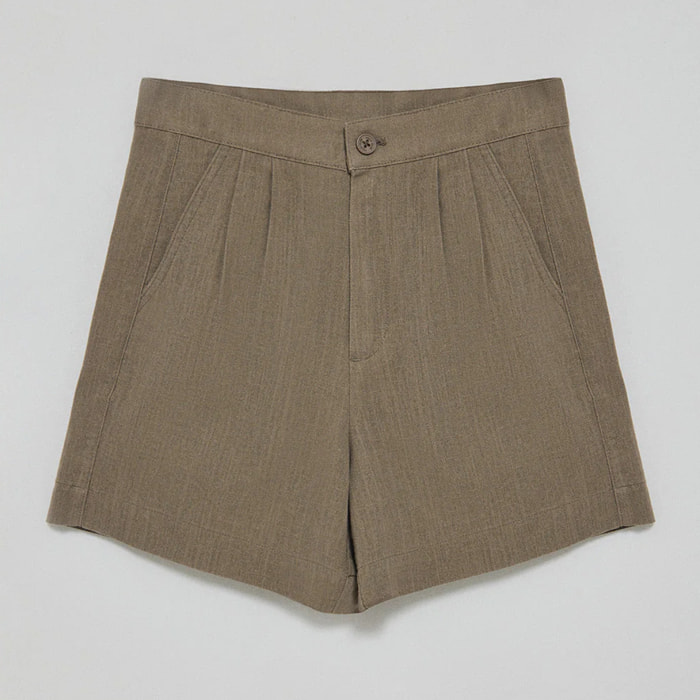 Pantalón corto Soller color taupe de lino y algodón con detalle Polo Club