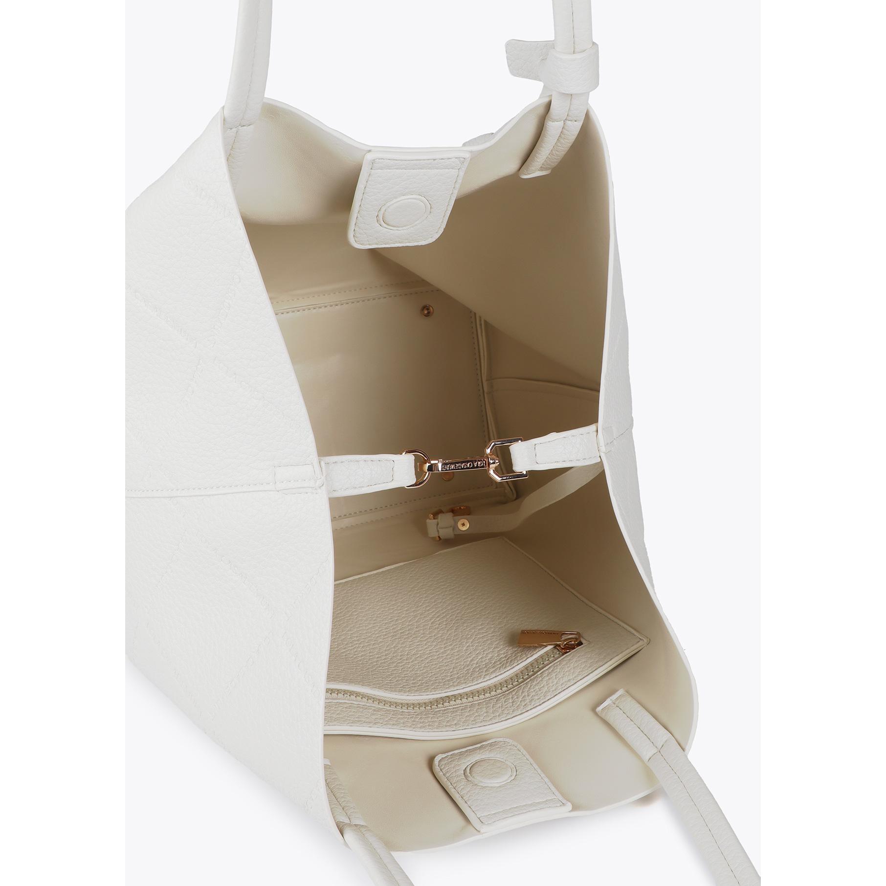 Shopper effetto pelle monogramma con logo ovale pendente