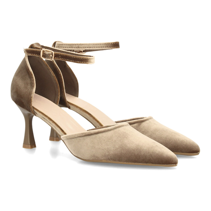 Zapato elegante con tiras aterciopelado