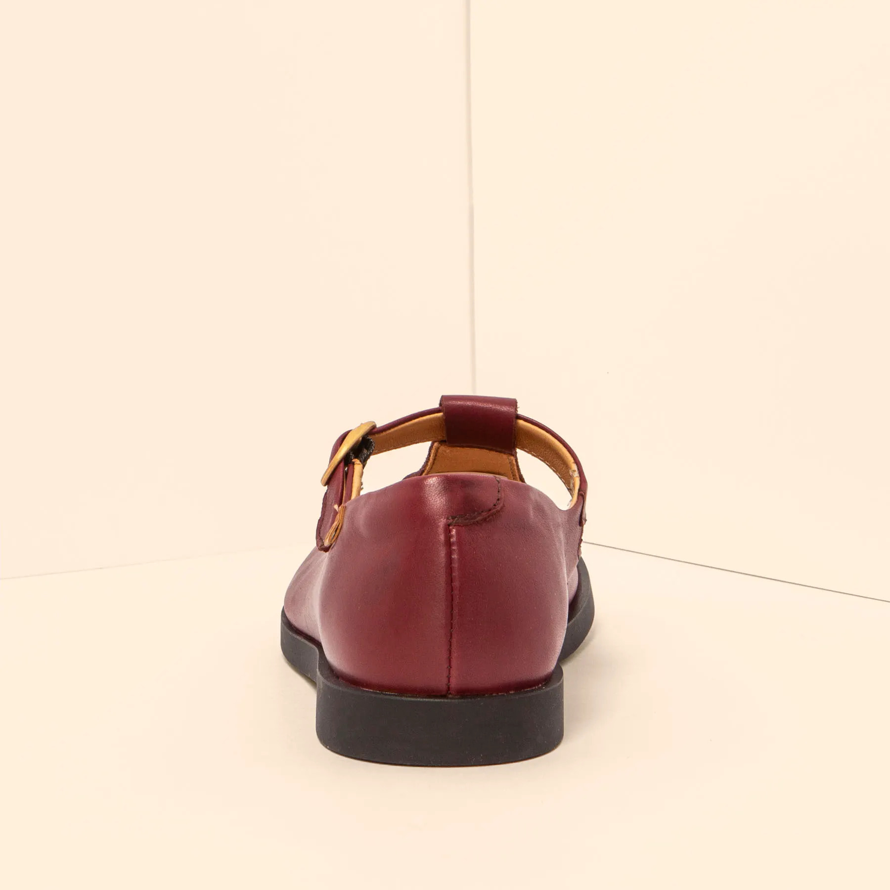 Zapatos N5873 SOFT NAPPA BURDEOS/ ARENISCA color Burdeos