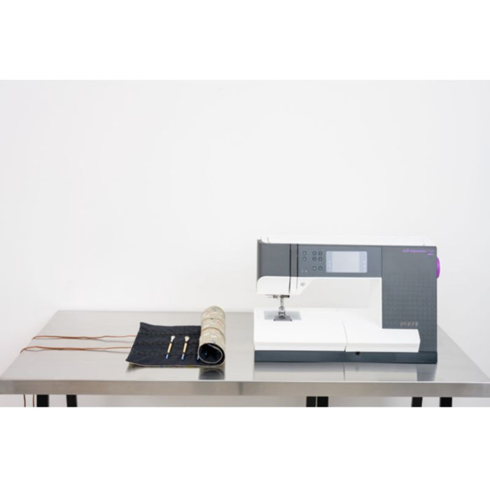 Machine à coudre PFAFF Expression 720