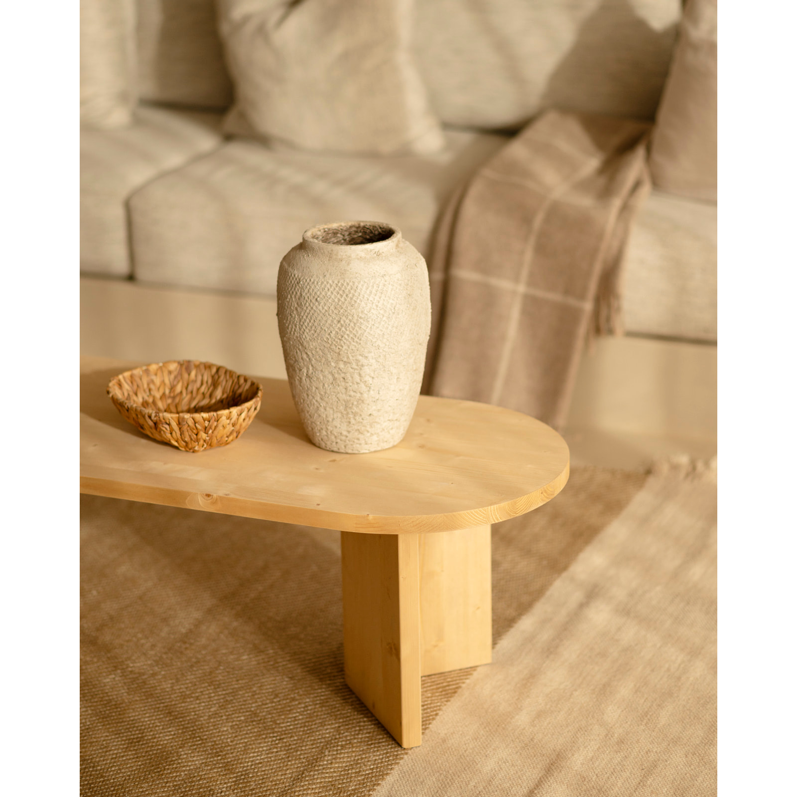 Table basse en bois massif ton chêne moyen 120cm Hauteur: 40 Longueur: 120 Largeur: 50