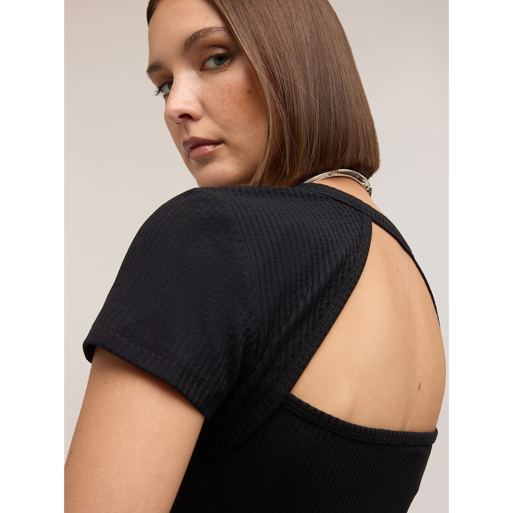 Motivi - Camiseta de punto acanalado con cut-out - Negro