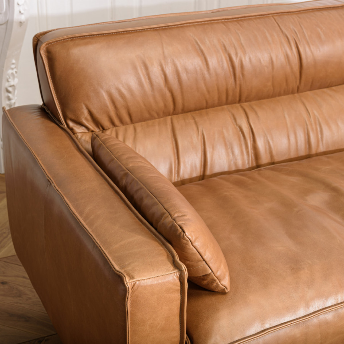 GASTON - Canapé 3 places vintage en cuir marron camel, pieds en bois