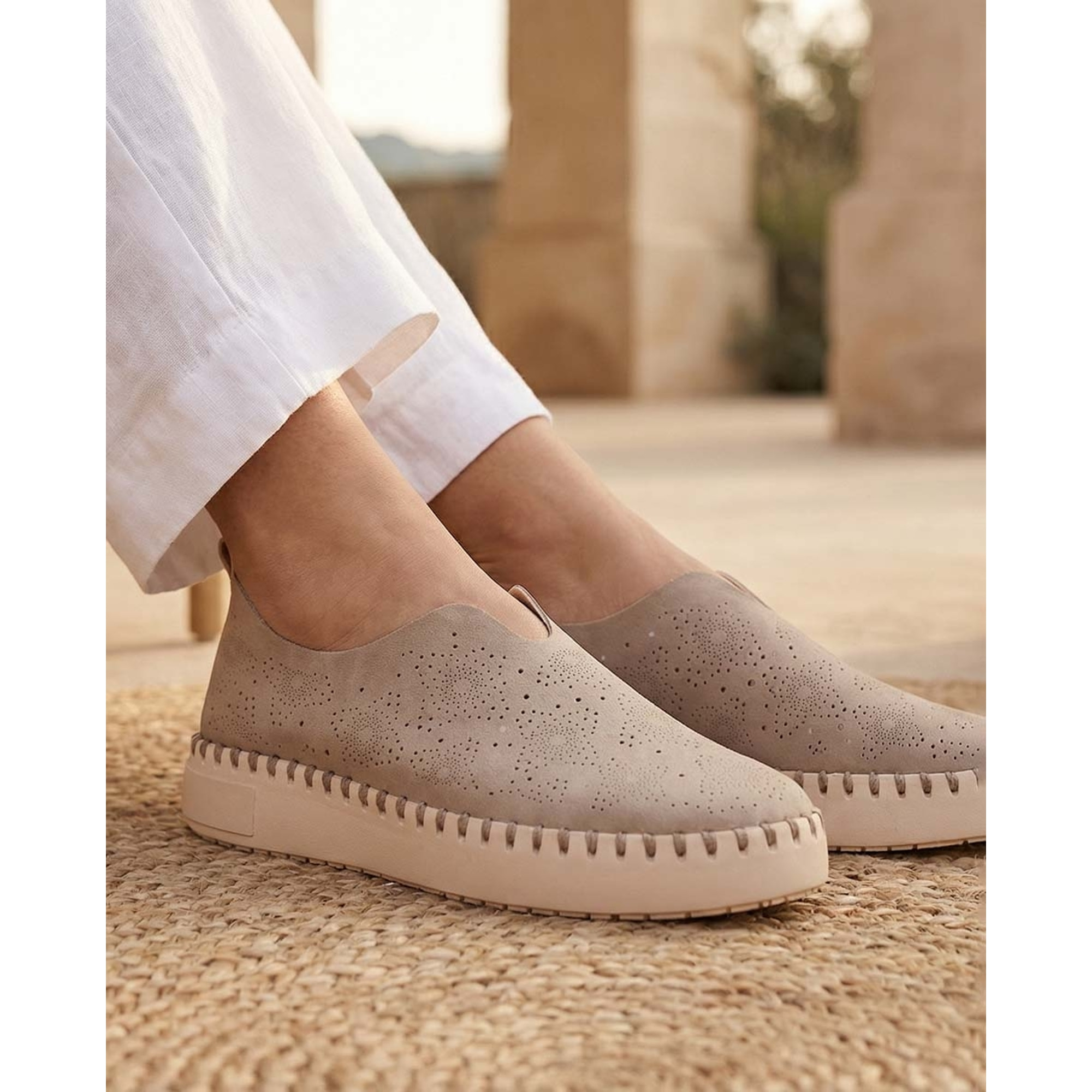 Zapatos de Piel Sintética - Taupe - Tacón: 4 cm