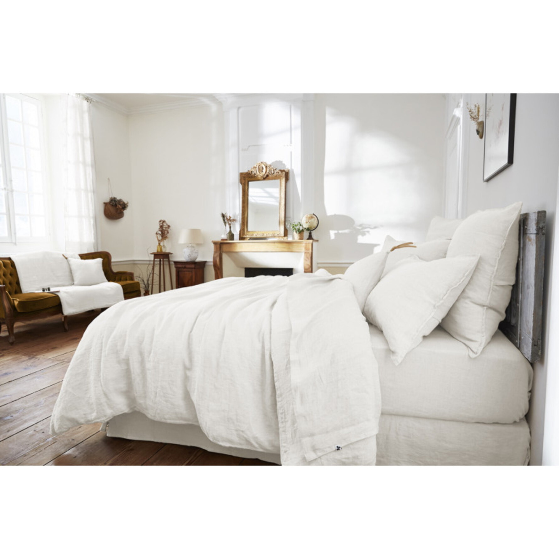 Coussin en lin lavé déhoussable 45 x 45 cm à pompons - 5 coloris - SOLINE