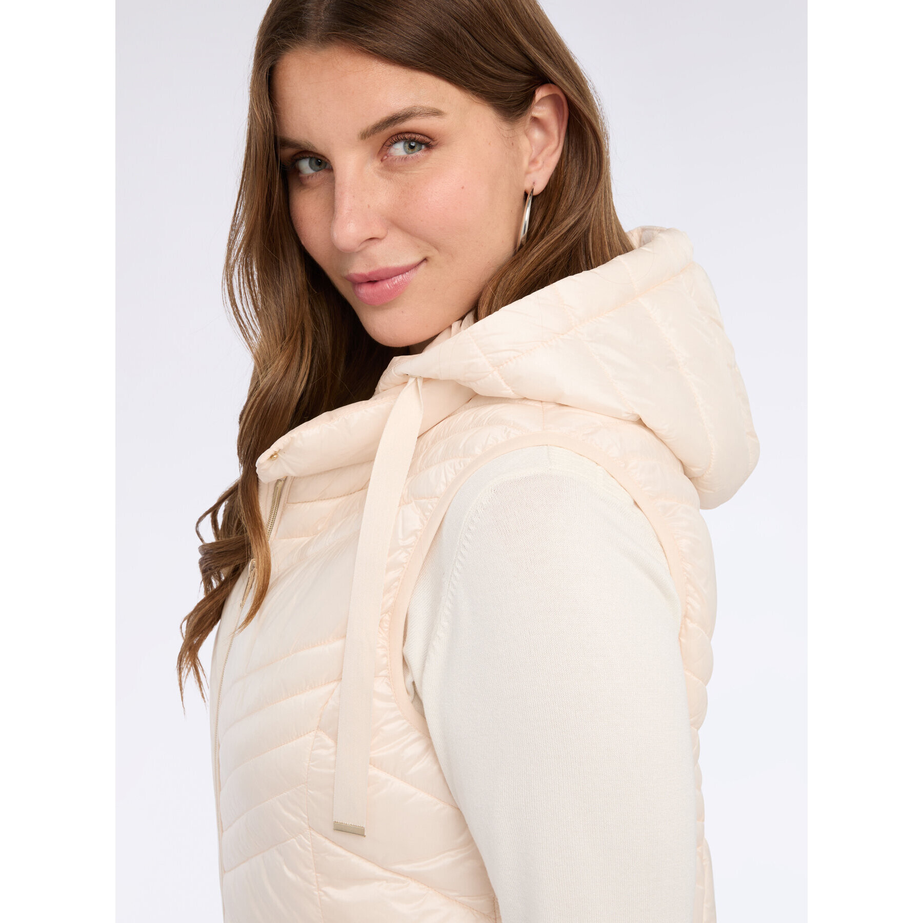 Fiorella Rubino - Chaleco acolchado con capucha y relleno Sorona® Aura - Beige