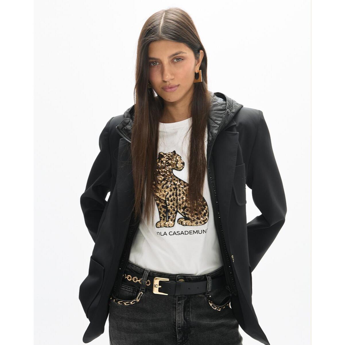 T-shirt girocollo con spacchi laterali e paillettes leopardate posizionate strategicamente