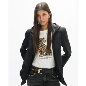 T-shirt girocollo con spacchi laterali e paillettes leopardate posizionate strategicamente