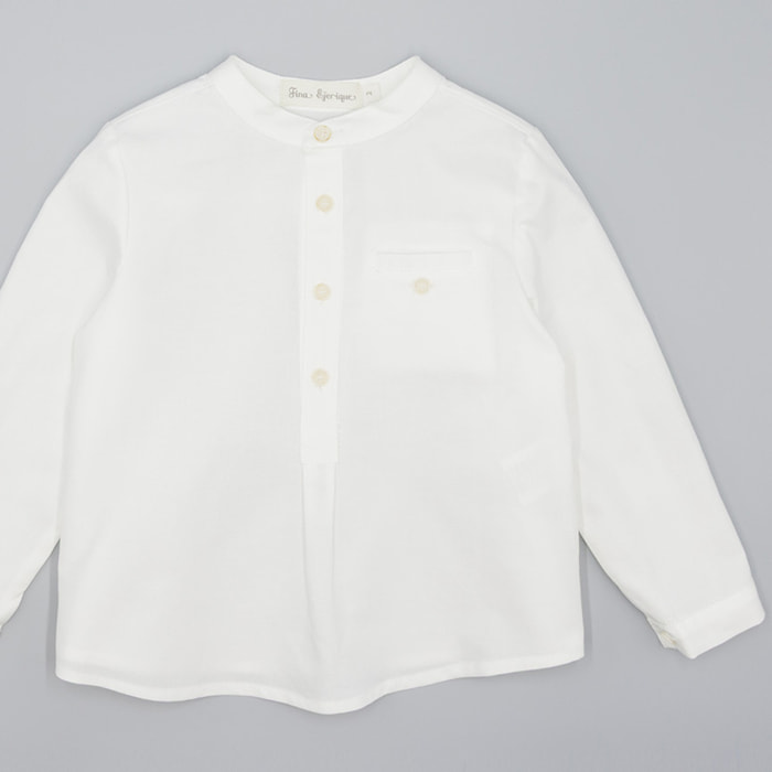 Camisa oxford blanco. Cuello mao y bolsillo.