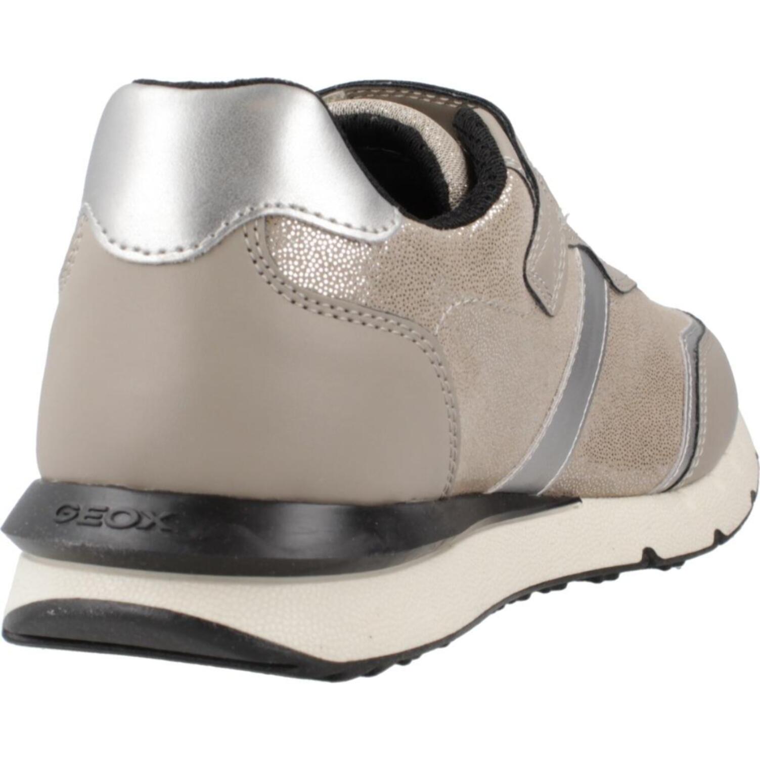Zapatillas Niña de la marca GEOX  modelo J FASTICS GIRL MARRON