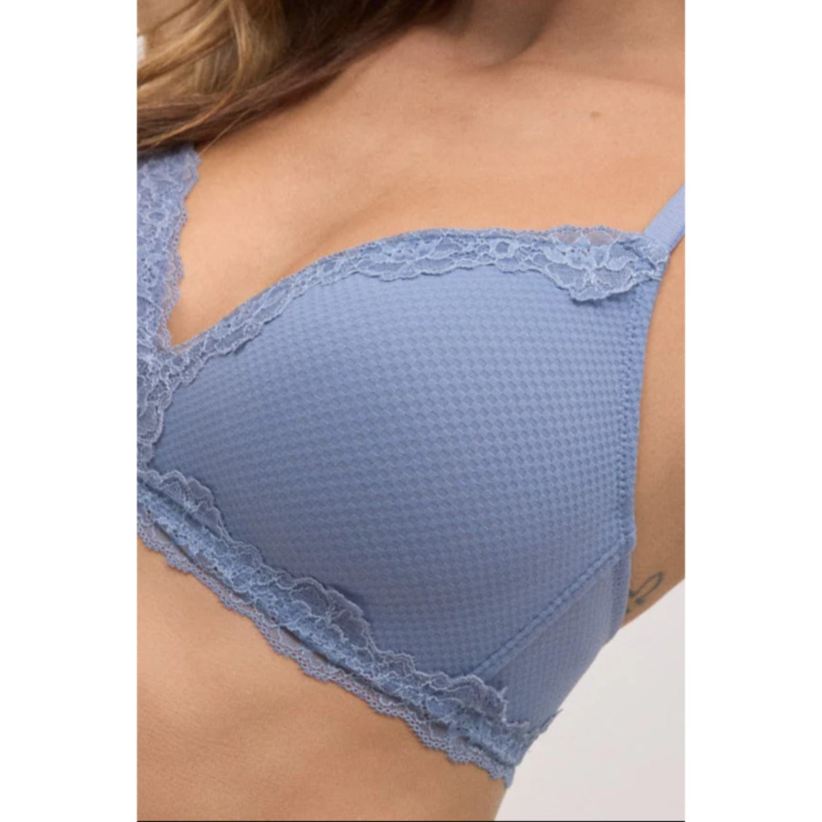 Reggiseno imbottito senza ferretto con pizzo blu, coppa B