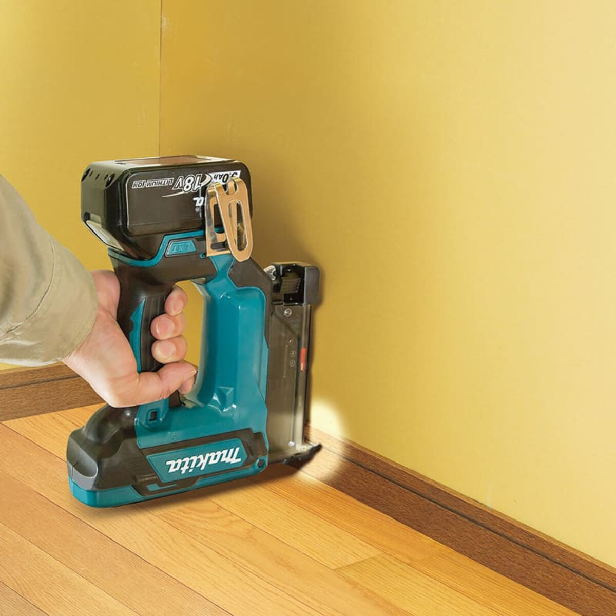 Cloueur de finition 18V LXT 35 mm - MAKITA - Sans batterie ni chargeur - DPT353Z