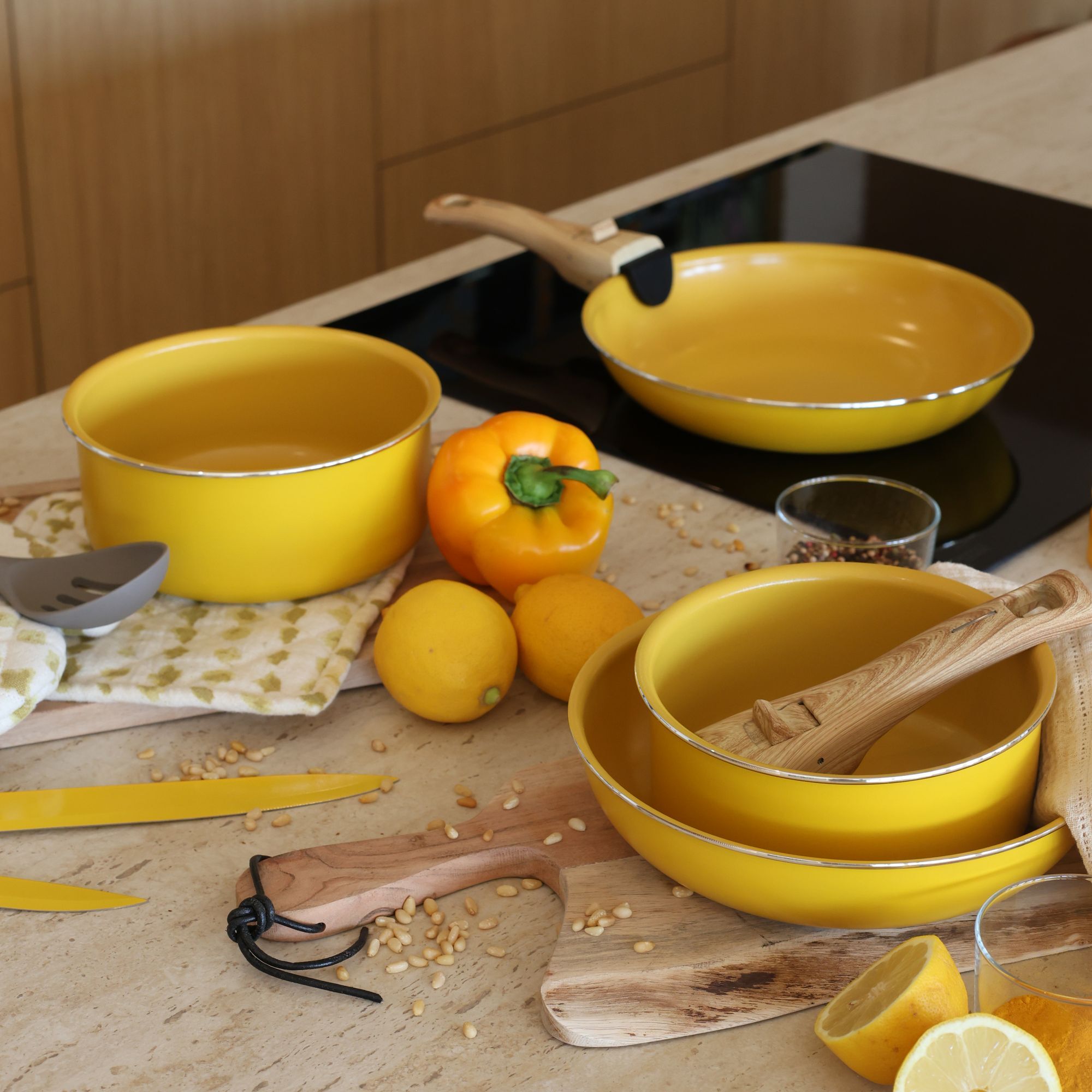 Batterie de cuisine 5 pièces en aluminium recyclé jaune