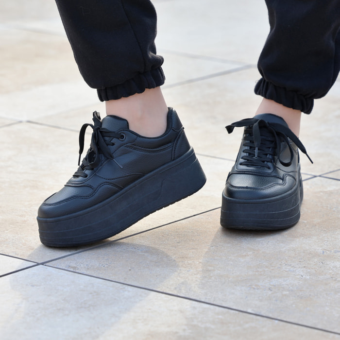 Sneakers in simil pelle platform