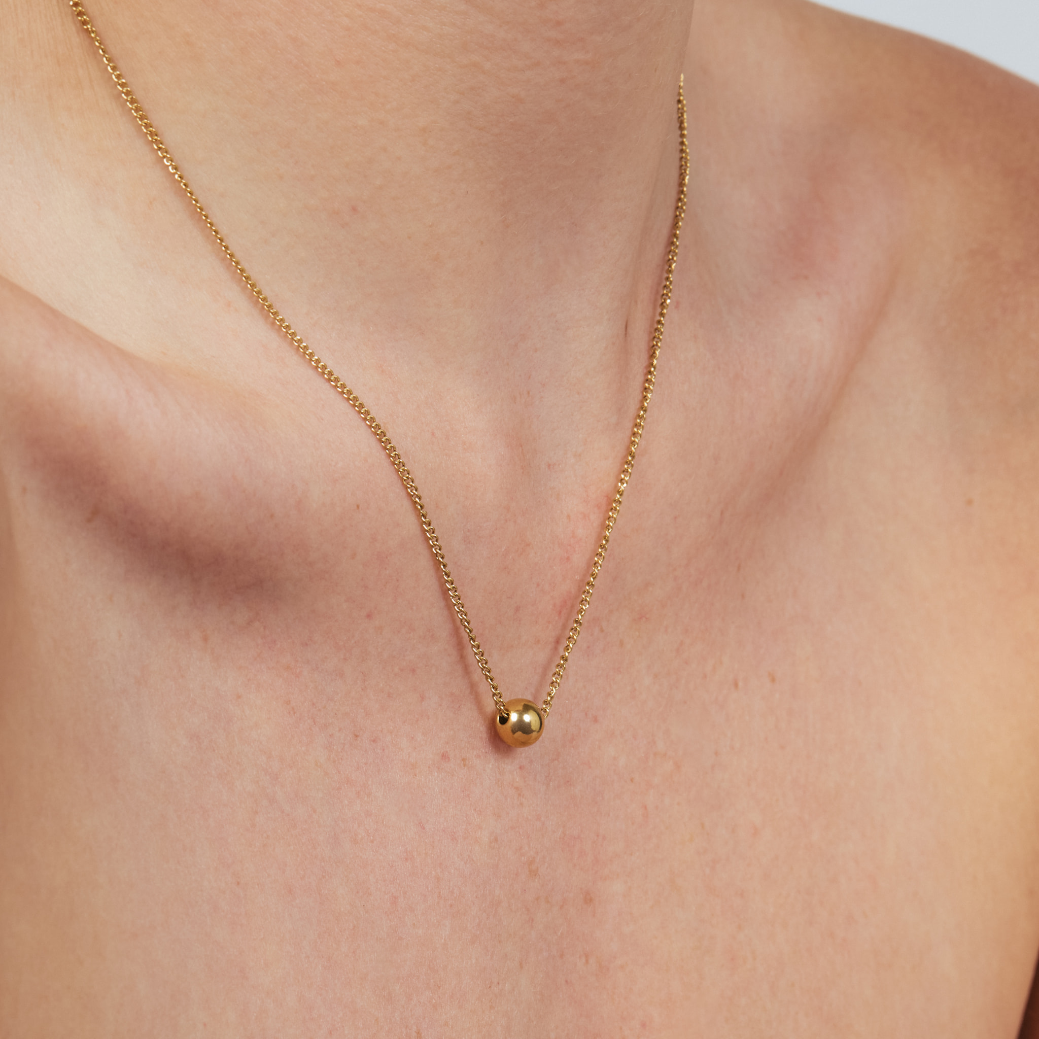 Collar acabado en oro amarillo de 18k