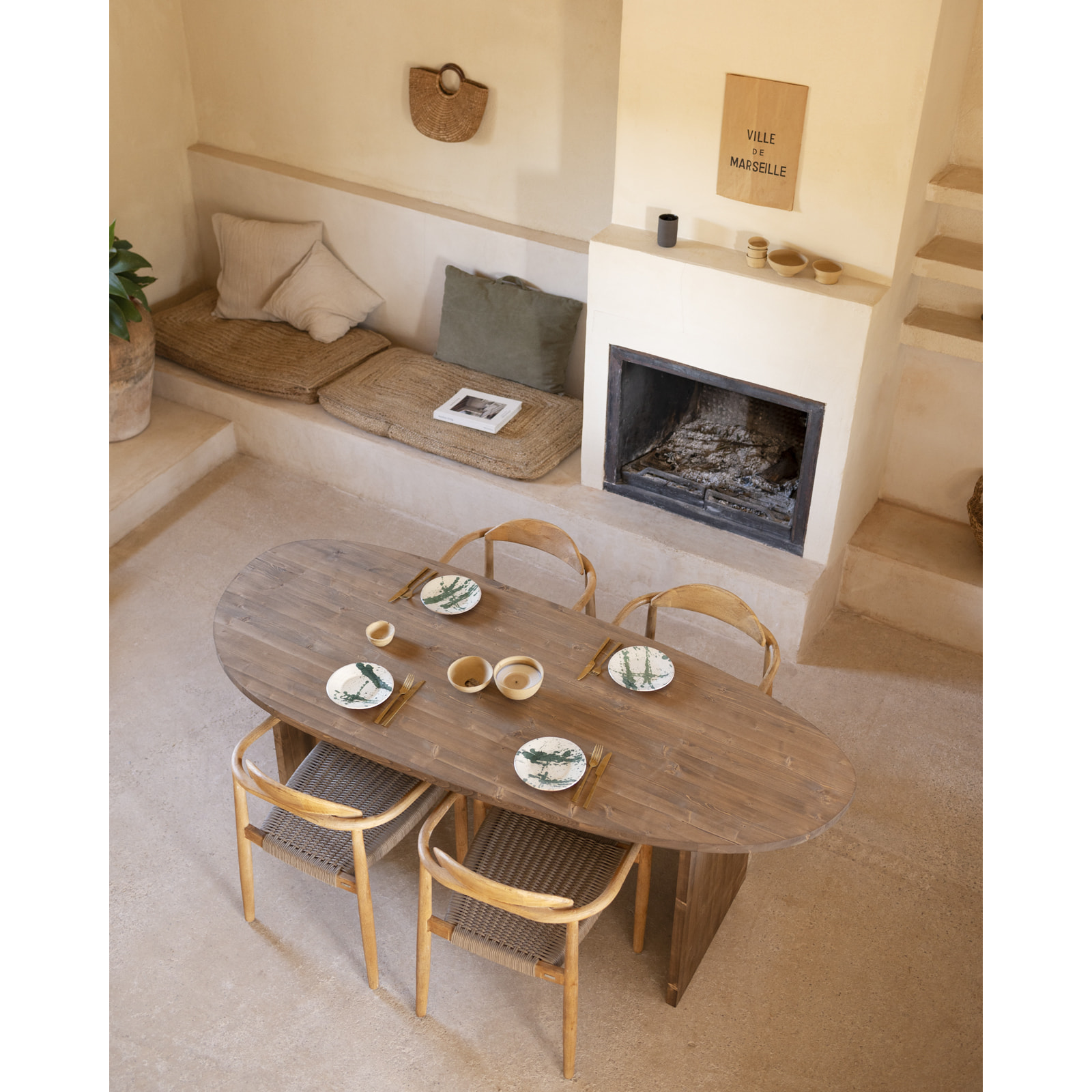 Mesa de comedor de madera maciza en tono roble oscuro de varias medidas