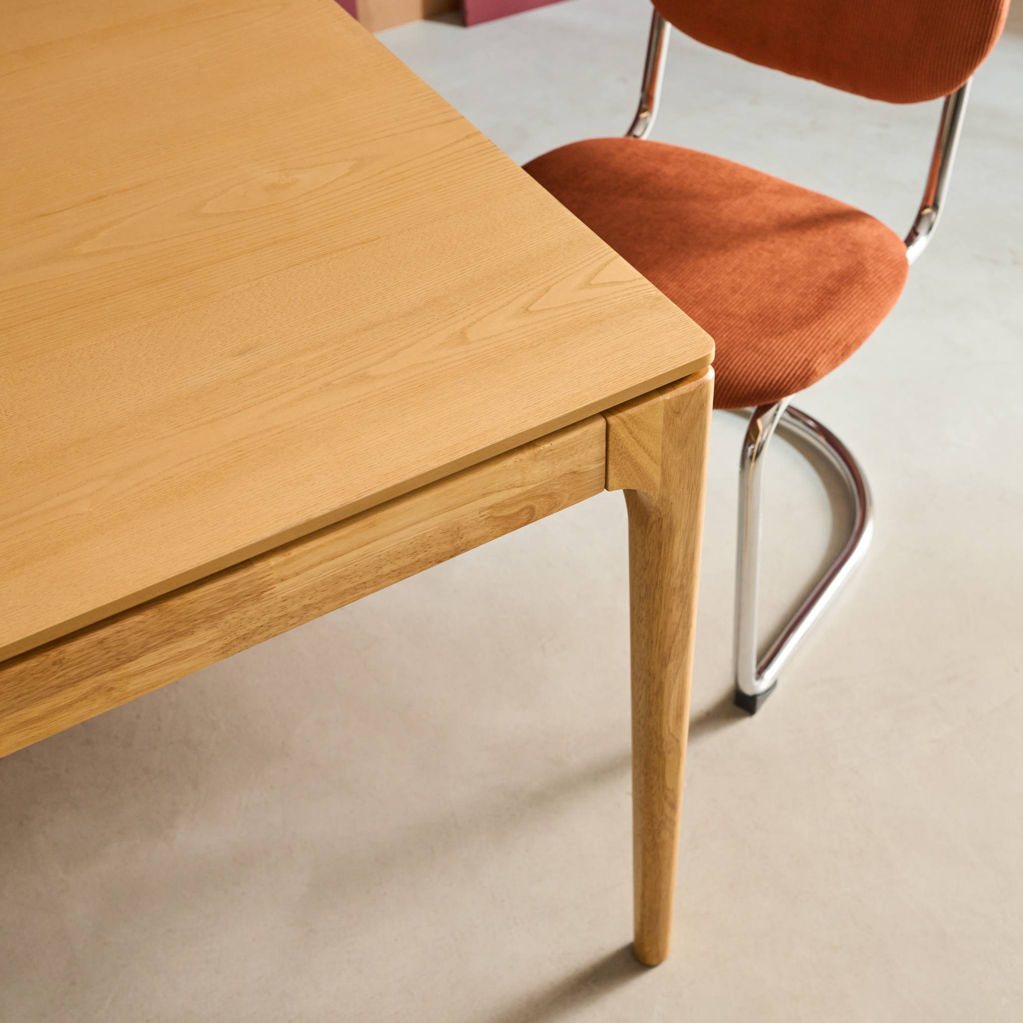 Table à manger rectangulaire bois d'hévéa et placage frêne 6 places ELENA