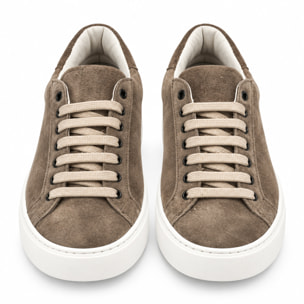 Sneakers stringate in vera pelle scamosciata