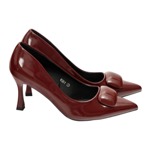 Decolletè in simil pelle verniciata con applicazione