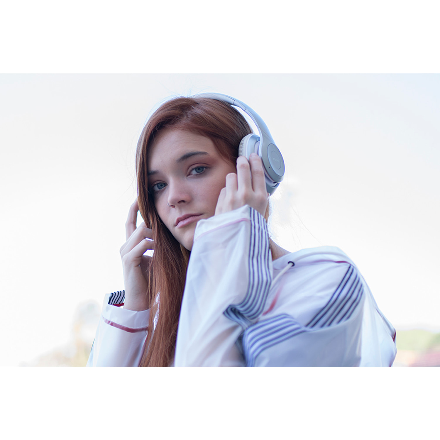 MAGNUSSEN H2 HEADPHONES en color Plateado