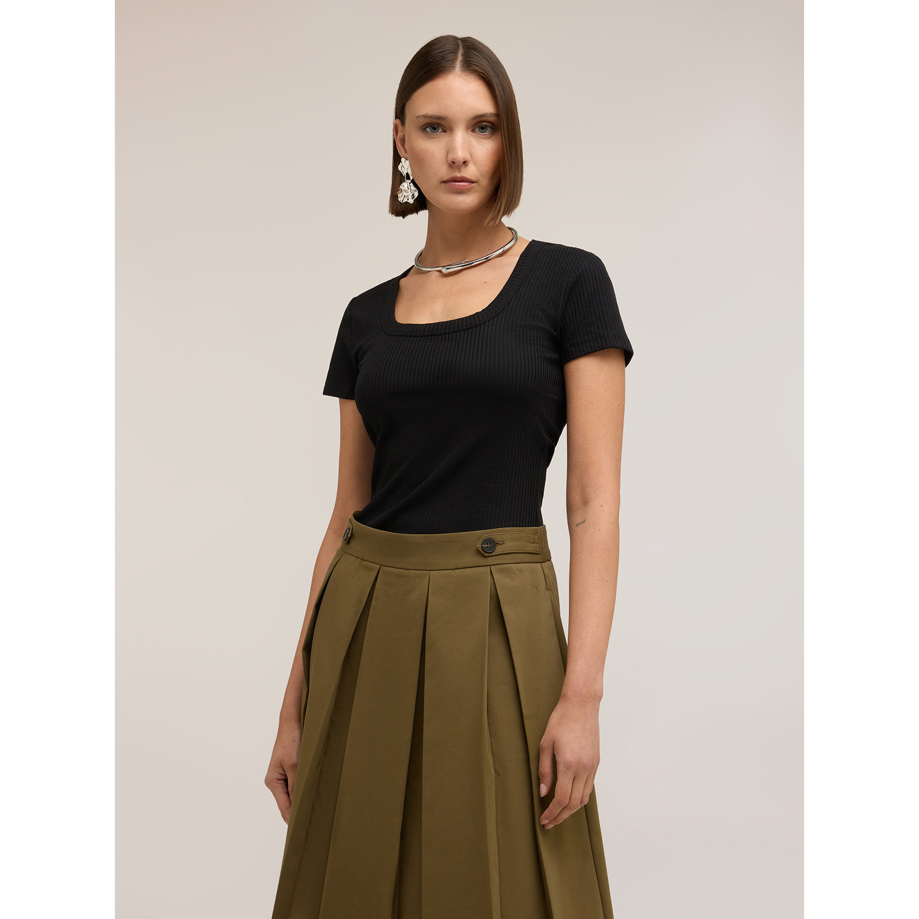 Motivi - Camiseta de punto acanalado con cut-out - Negro