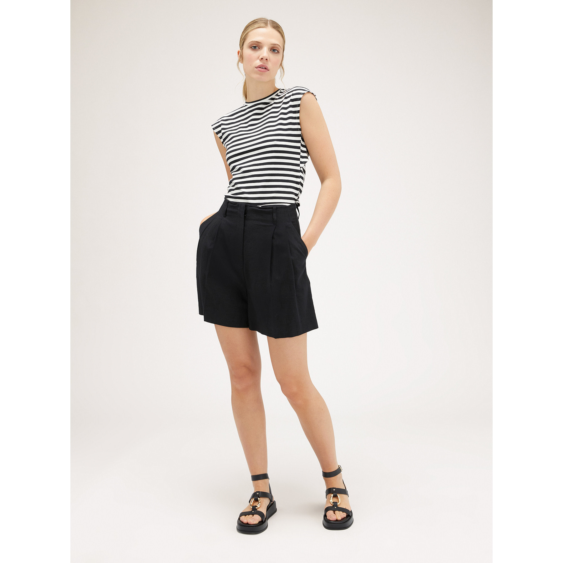Motivi - Short plisado mezcla de lino - Negro