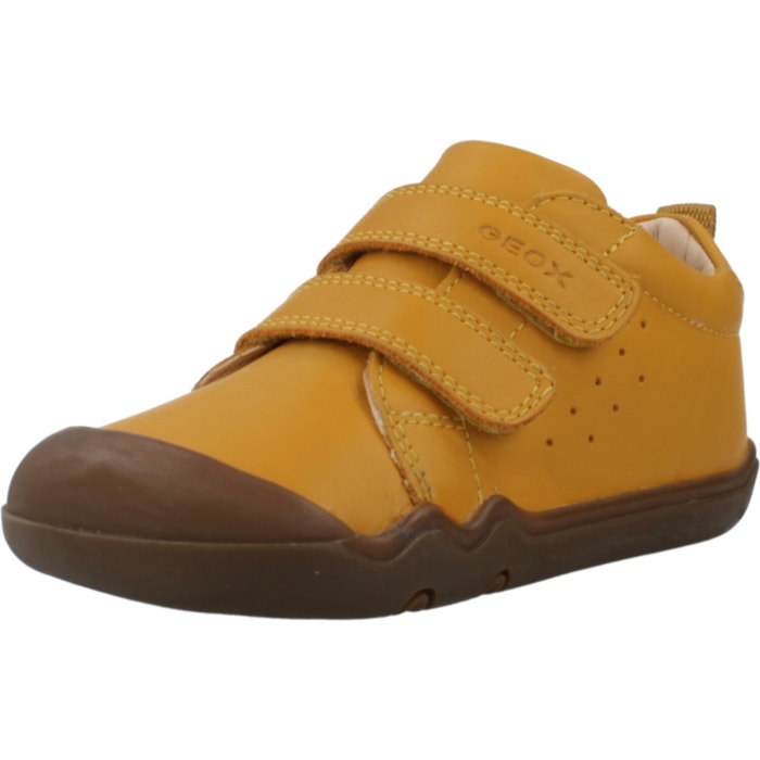 Zapatos Niño de la marca GEOX  modelo B TUTIM AMARILLO