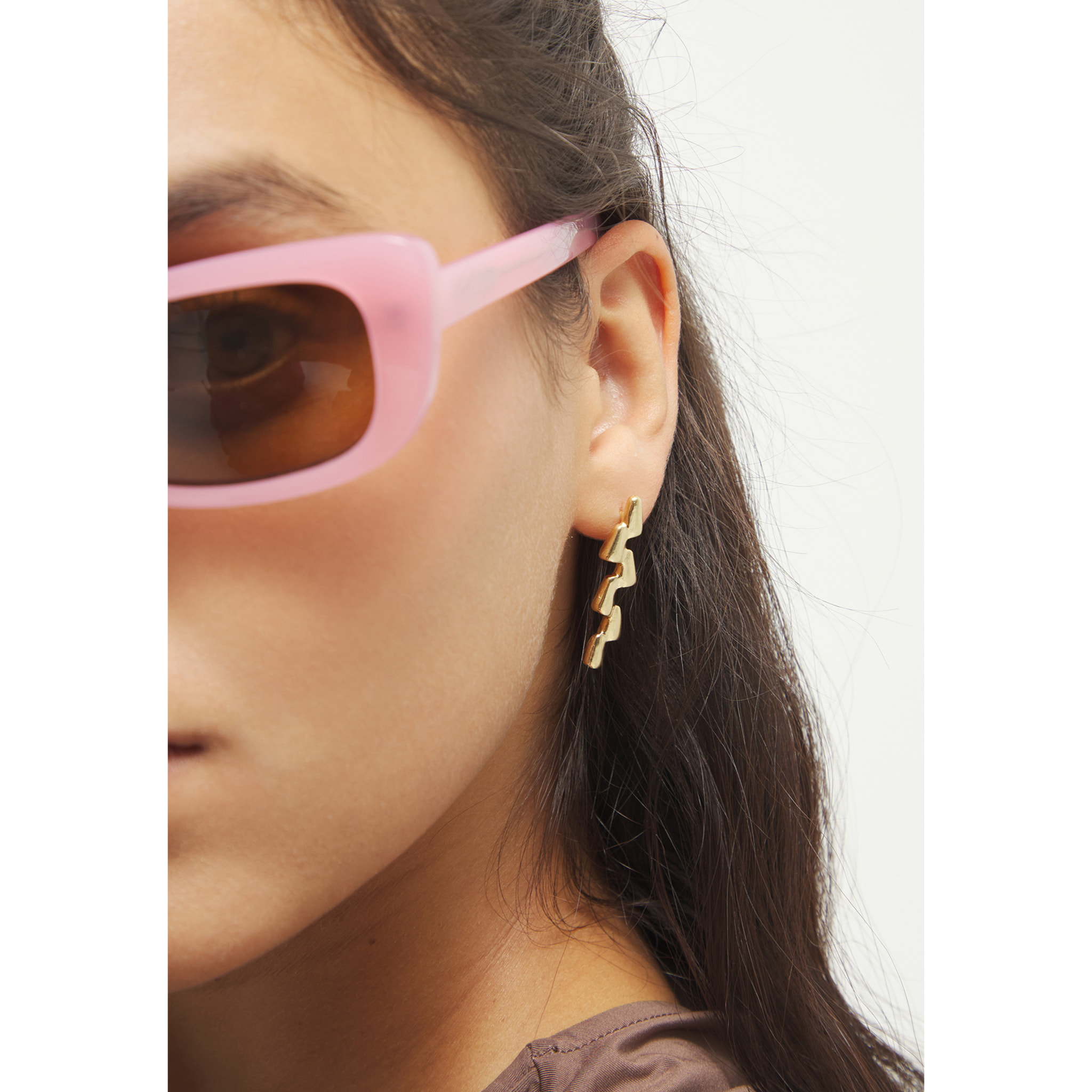 Pendiente RAÍCES DORADO U