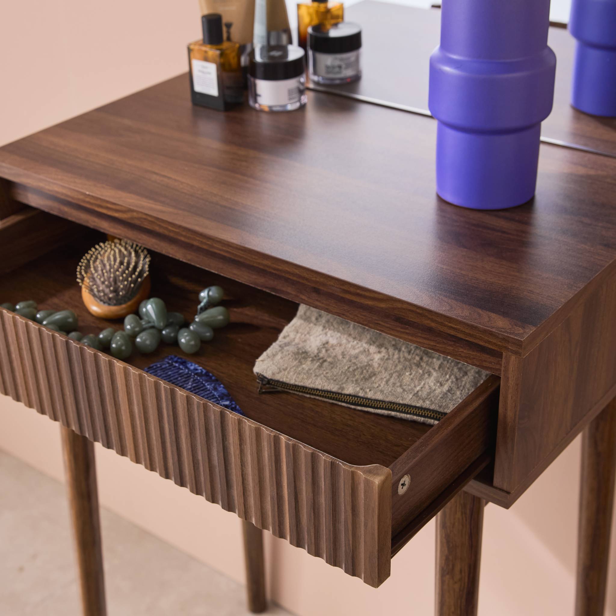 Coiffeuse décor bois LINEAR miroir arrondi 1 tiroir 60 cm. façade striée. Noyer