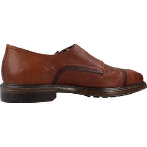 Zapatos de Vestir Hombre de la marca GEOX  modelo U26F7E 000TU MARRON