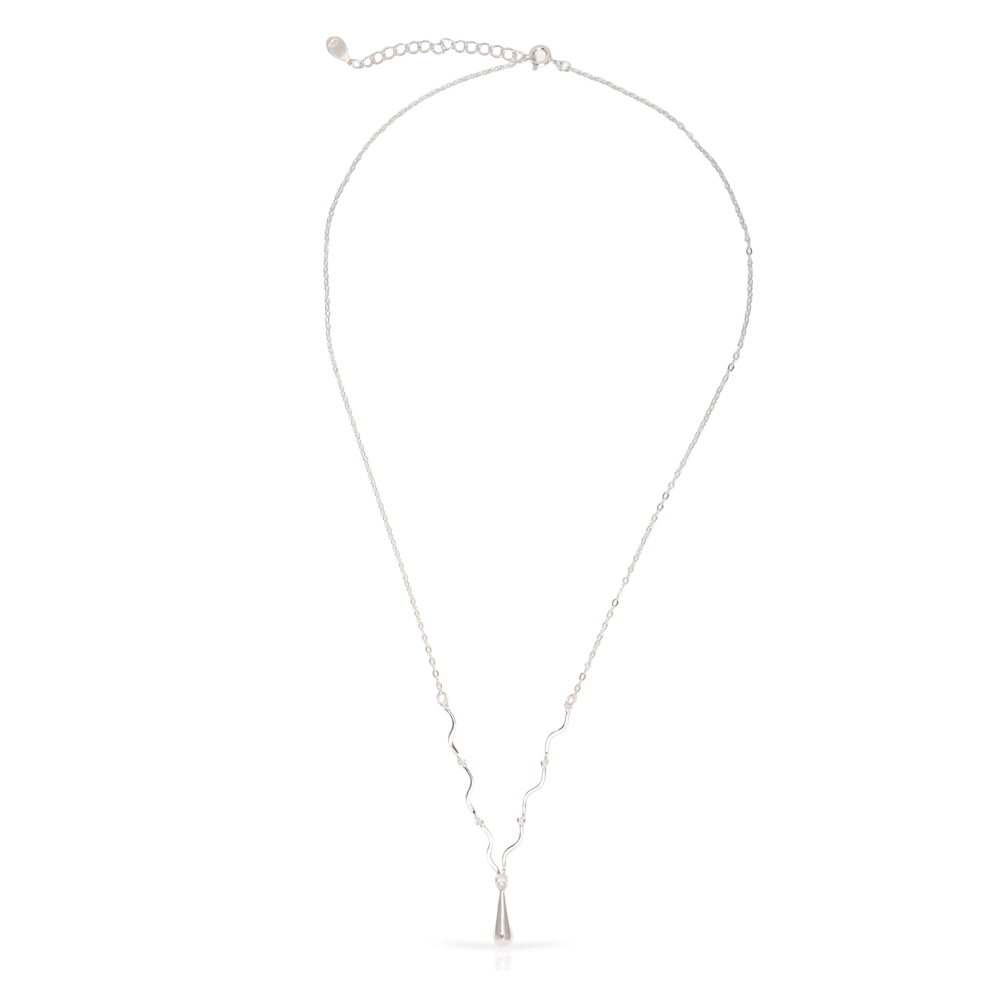 Collar de plata de ley 925 con colgante de gota y cierre de resorte.